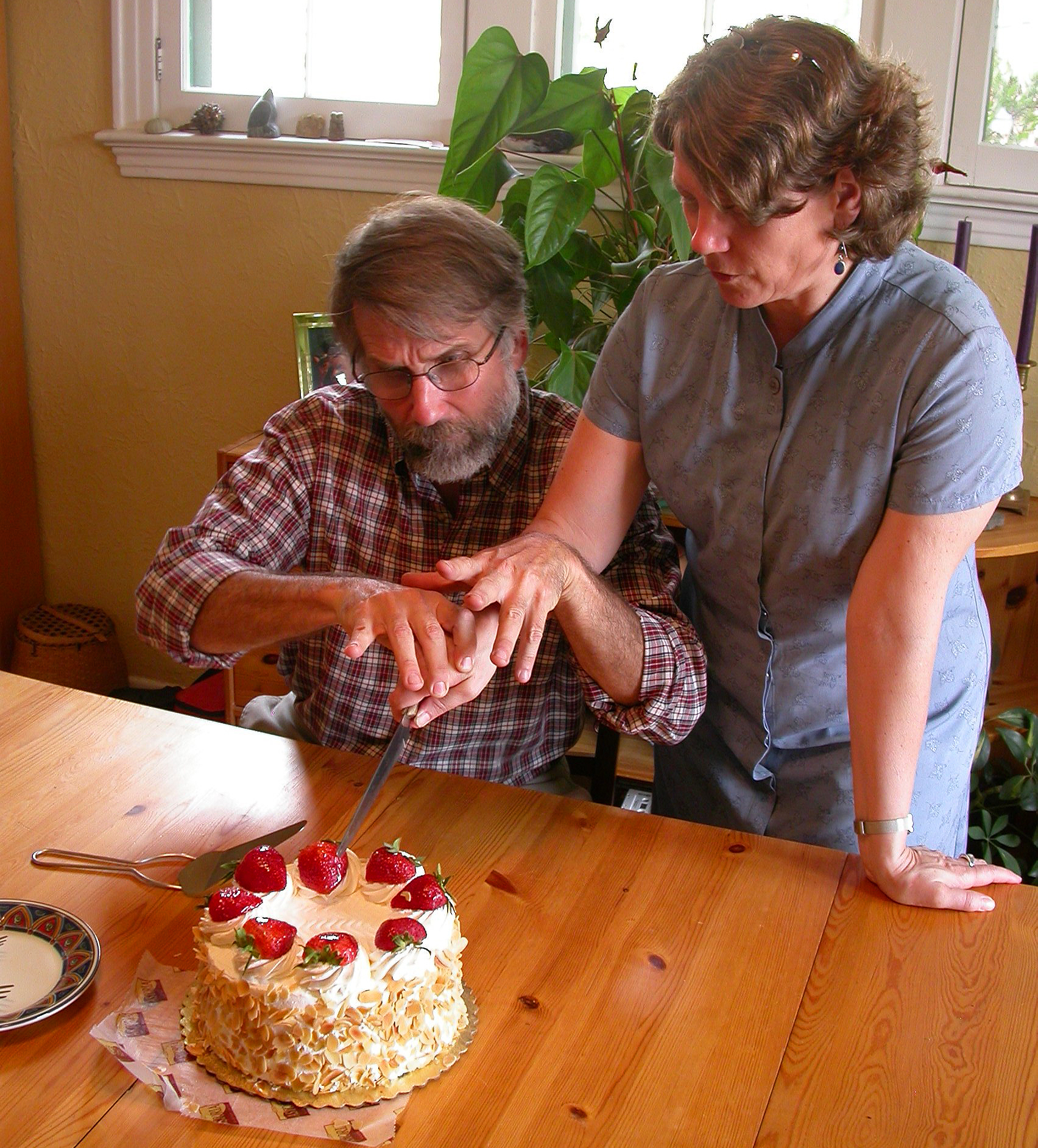 B&K cutting the cake.jpg